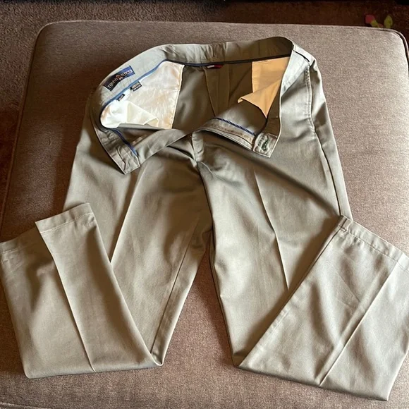 Vintage Tommy Hilfiger Men's XL Olive Green Khaki Chino Pants 38x30 - Picture 1 of 4